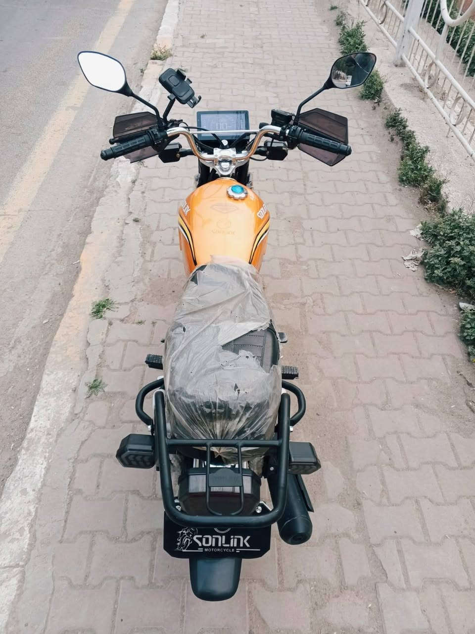 السلام عليكم دراجة ايراني سونك موديل 2025 نازلة ب 2026 شهر الواحد دراجة زيرو شخط مامشخوطة محرك 200 صالنصة كاتم خمسة كير سلف هندر بصمات اثنين دراجة زيرو زيرو اوراق المعرض السعر 850 وبيها مجال قليل العنوان بغداد الشعلة 

***********
***********
