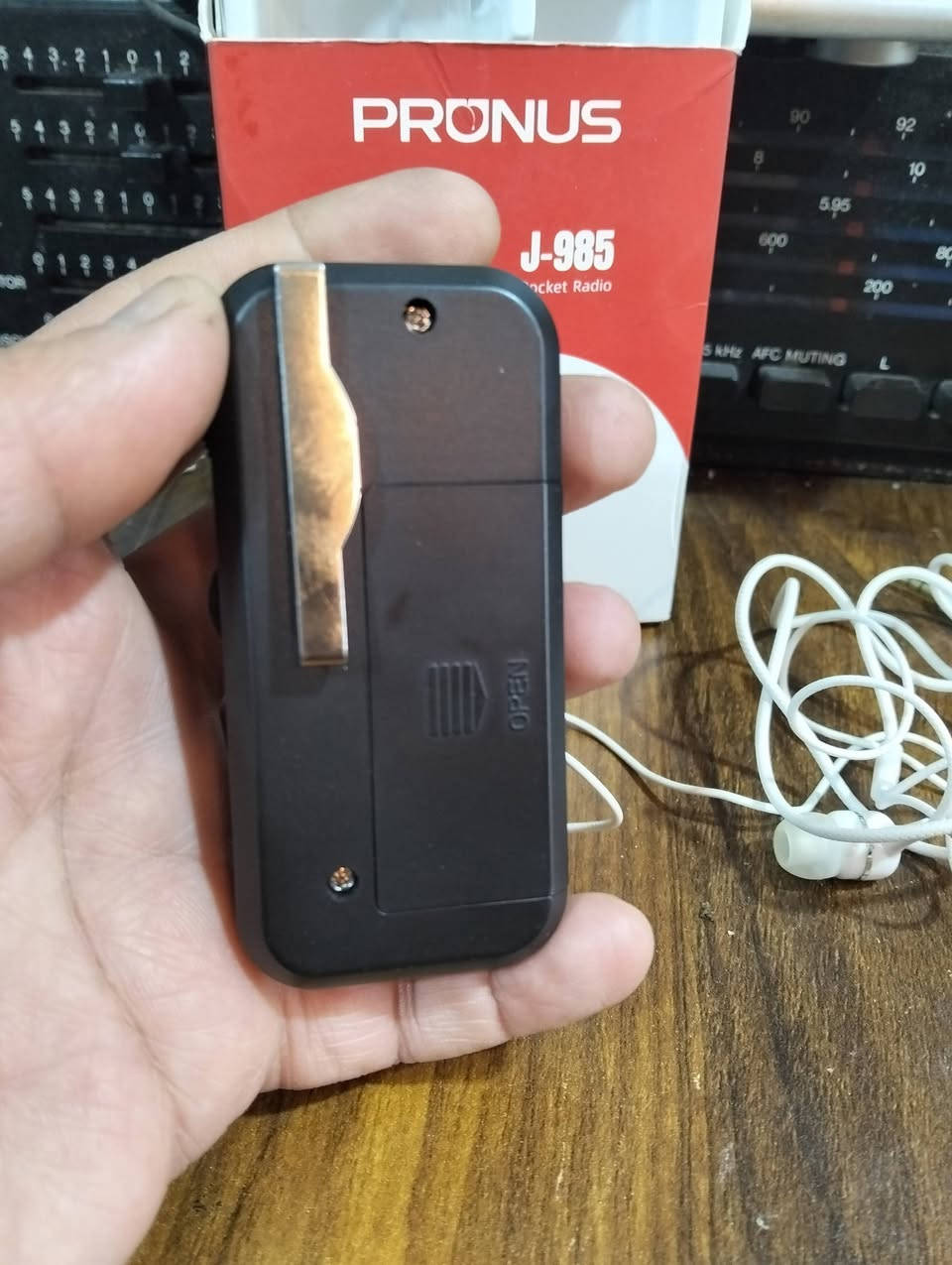 راديو جيب صغير الحجم ستريو
موجات الراديو FM AM 
يعمل باتري ريمونت عدد 2 
جهاز جديد بالكارتون مع سماعة الأذن 
السعر 20 الف مع التواصل 
للحجز المراسله على الخاص


**إذا كنت صاحب هذا الإعلان وتريد حذفه لأي سبب، رجاءا أرسل رسالة إلى الدعم الفني**