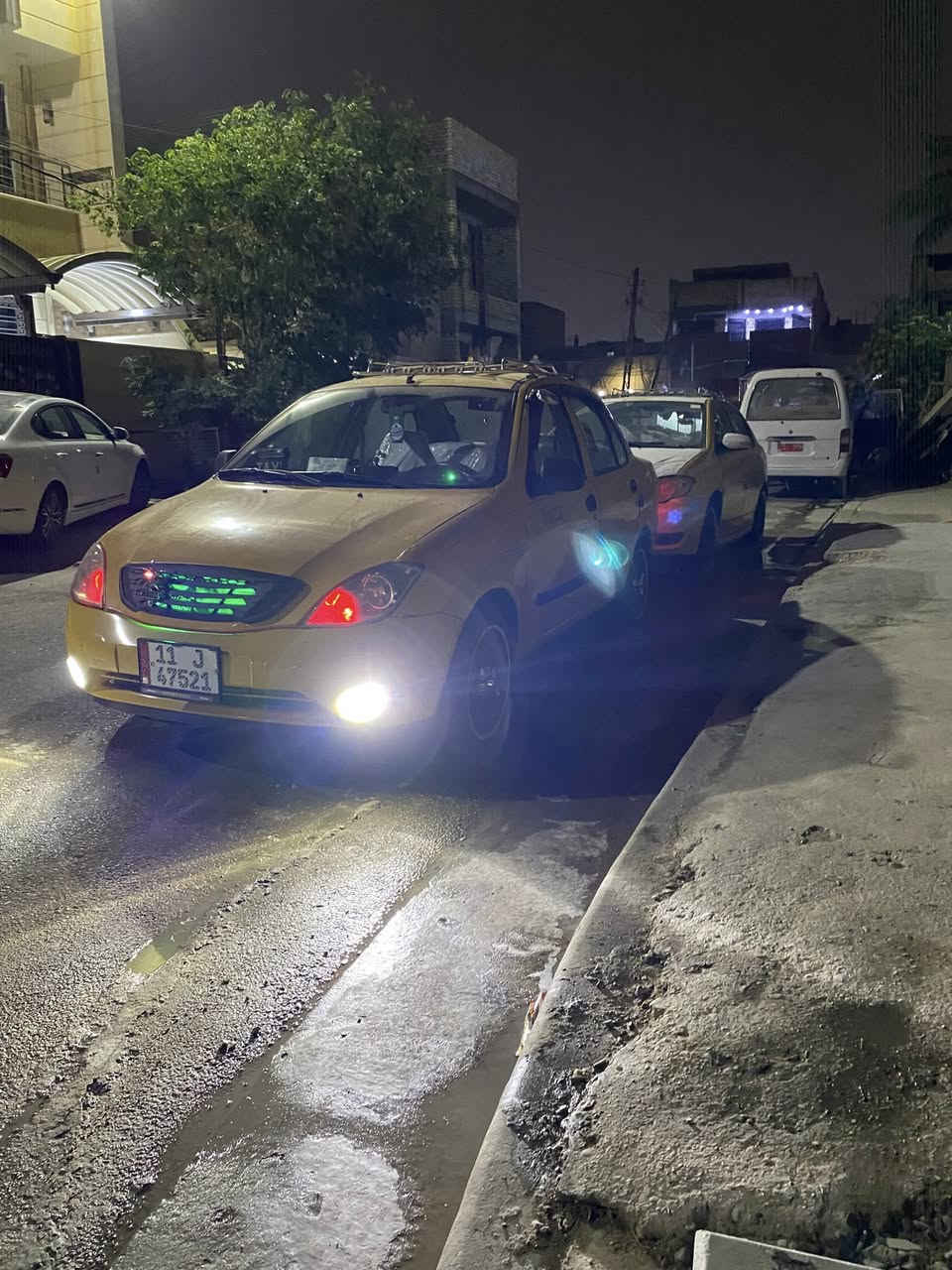 السلام عليكم طيبه موديل 15 جاهزه من كلشي اي نقص مابيه كلشي بيه جديد رقم بغداد جديد مصفره من كلشي تخم تاير باتري كير مكينه تبريد تدفئه كهربائياتها اي جطل مابيه للمراوس ابوتماتيك تكسي والفرق موجود اشعندك مراوس نزل بس يكون نظيف رقم الموبايل *********** تحياتي للجميع
