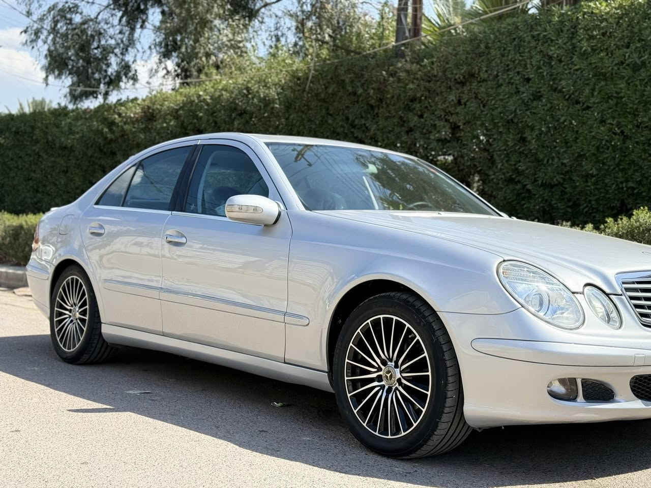 سلام عليكم
للبيع موديل 2003 مكفولة كفاله عامه بارد باب خلفي ايمن فقط
 السعر 125 بية مجال بعد المعاينه
بغداد/الشعب/شارع الاسواق مركزيه
هـ/***********
