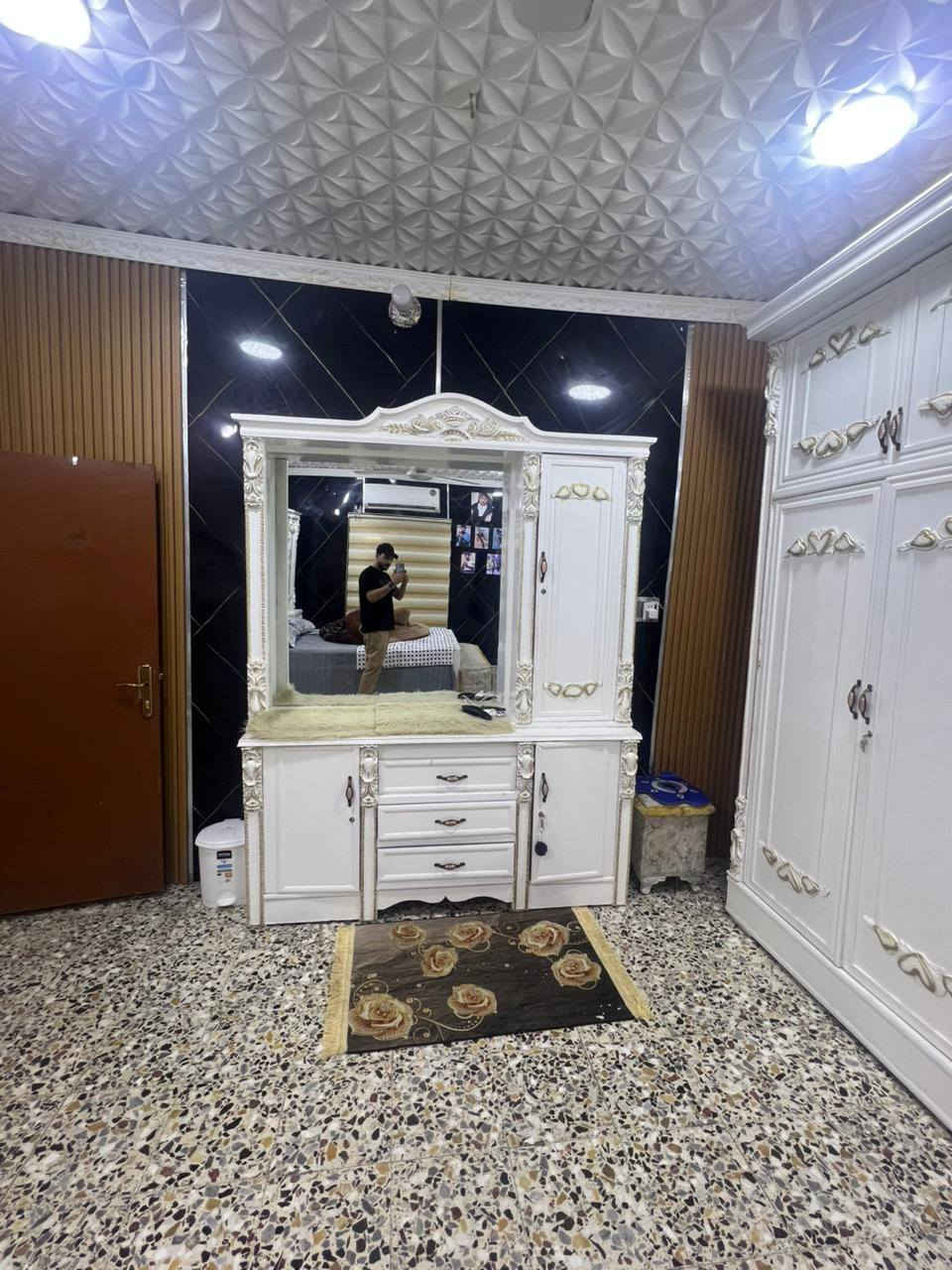 غرفه البيع ستخدام كلش قليل سعره مليون ٣٠٠
***********
