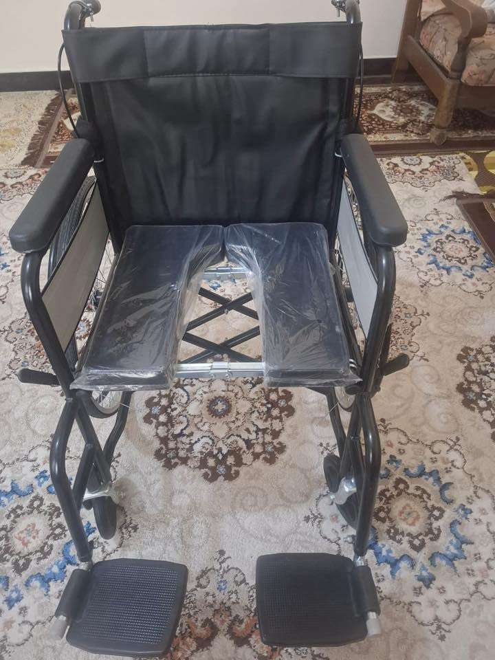 السلام عليكم عربانتين معوقين للبيع الاولى شحن ام الكير والثانيه عادية جدد غير مستخدمات ام الكير سعرها ٨٠٠ بيها مجال قليل والعادية ١٥٠ بغداد الاعلام قرب شارع اميمة *********** بي واتساب
