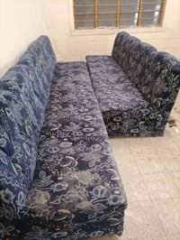 ديوان للبيع السعر ١٠٠الف الاتصال على الرقم 07510674461