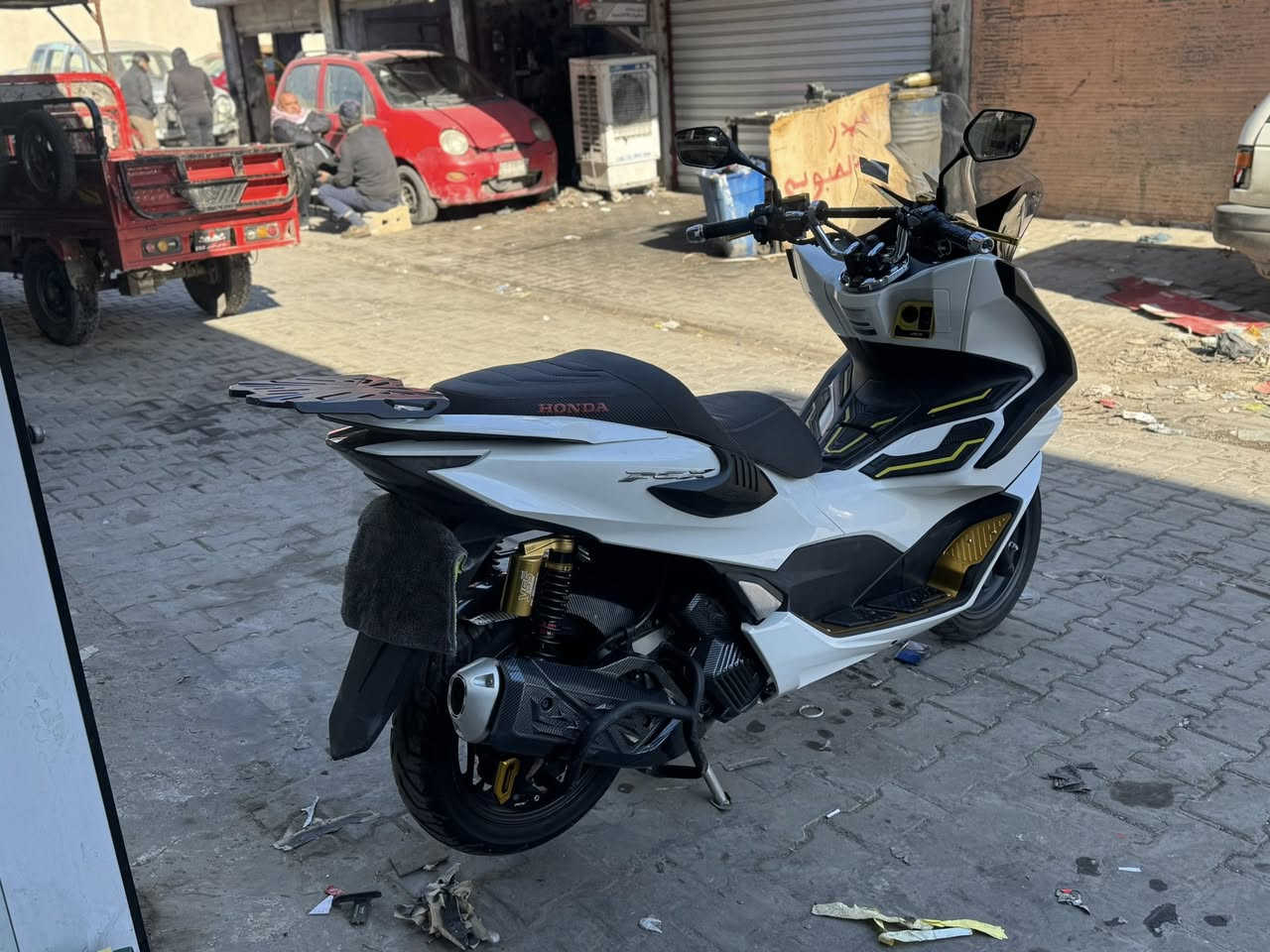 السلام عليكم الدراجه البيع ***********
سعره29
pcx جيل4
 2023
