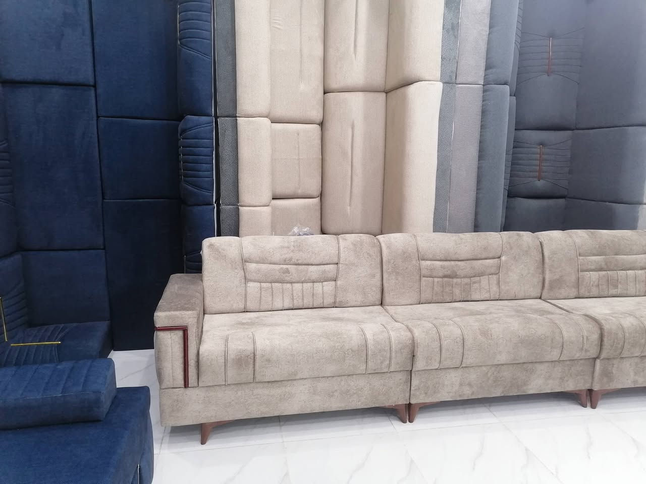 أللهم صلي على محمدوآل محمد🌴❤️
#ديوان_جديد_مودرن 7 متر 6 قطع مع كوشات✨❣️

#تزكام مقعد+هيكل بلاويد15ملم لسفنج مميز اول10cm

تزكام مال معاتب ✨💯 متوفر تفصال حسب طلب 🤔✅

#عنوان كوت زين القوس شارع المله ***********🤳

معرض بركات ام البنين  متوفر توصيل بعد المقابله
