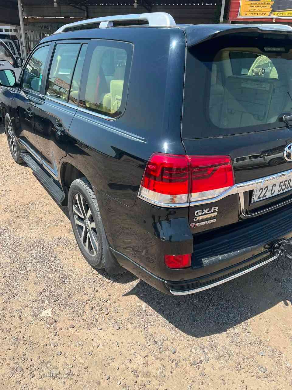 لاندكروز GXR ساز باب اول
موديل 2019 اصل تكمة + سنوية
محرك 6V 4000
رقم اربيل بسمي تحويل ثانيوم
مواصفات
كشن سايق 3 دكم
كشن صدر اصل كهرباء
شاشات بل تجاوي 
فتحة بل سقف
8 ايرباك تكم شامو
كيجات كتروني 
شاحن موبايل اصلي
خمس بصمات 
جنطة كهرباء بلادي 
شاشة بلادية 
طفاية 
كشنات جلد 
كراسي اثنين كهرباء
كامرة اصلية 
حساست بلادي 
لايت اسود بلادي 
***********
