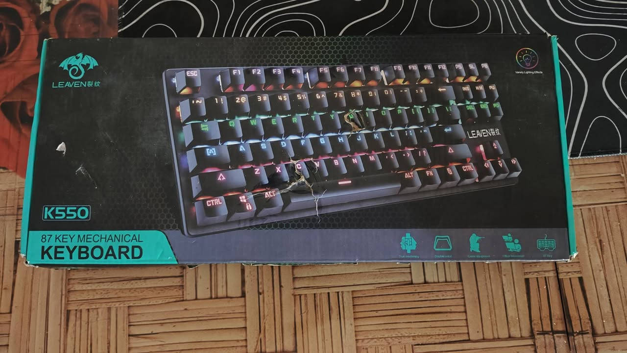 للبيع - كيبورد ميكانيكي Leaven K550 TKL 🎹🔥 
87 زر - RGB - بحالة نظيفة
مواصفاتها:
النوع: ميكانيكي 87 زر TKL يعني بدون الـ Numpad. مساحة اقل للماوس وتفيد للالعاب
السويجات: سويجات ميكانيكية Blue/Red صوتها كلاسيك وطقطقة ممتعة + عمرها 50 مليون ضغطة
الاضاءة: RGB متنوع + اكثر من 20 مود اضاءة تتحكم بيها من الكيبورد نفسه FN + مفتاح
الكيب كاب: Double Shot ما يتمسح الحرف وياها حتى لو تلعب 24 ساعة
الاستجابة: Anti-Ghosting + Full Key Rollover يعني كل الضغطات تنحسب سوا، مهم للفالو والبجي
التوافق: PC - لابتوب - بلايستيشن - اكس بوكس. Plug & Play بدون تعاريف
السعر : 25 
توصيل متوفر لكل محافظات


**إذا كنت صاحب هذا الإعلان وتريد حذفه لأي سبب، رجاءا أرسل رسالة إلى الدعم الفني**