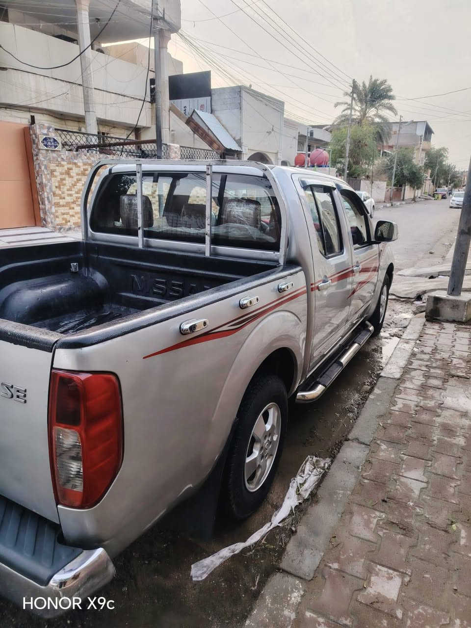 نيفاره موديل 2014 سيارة كفالة عامة بيها فقد الجاملغ الايمن الامامي صبغ الباقي كفالة سيارة نضيفه وكلشي بيها جديد وكفالة كير مكينة كفالة مبدل فقط كازكيت وربل مكينة الباقي كله كفاله رقم اربيل سنويه جديده مكان سياره بصره رقم تواصل ***********
