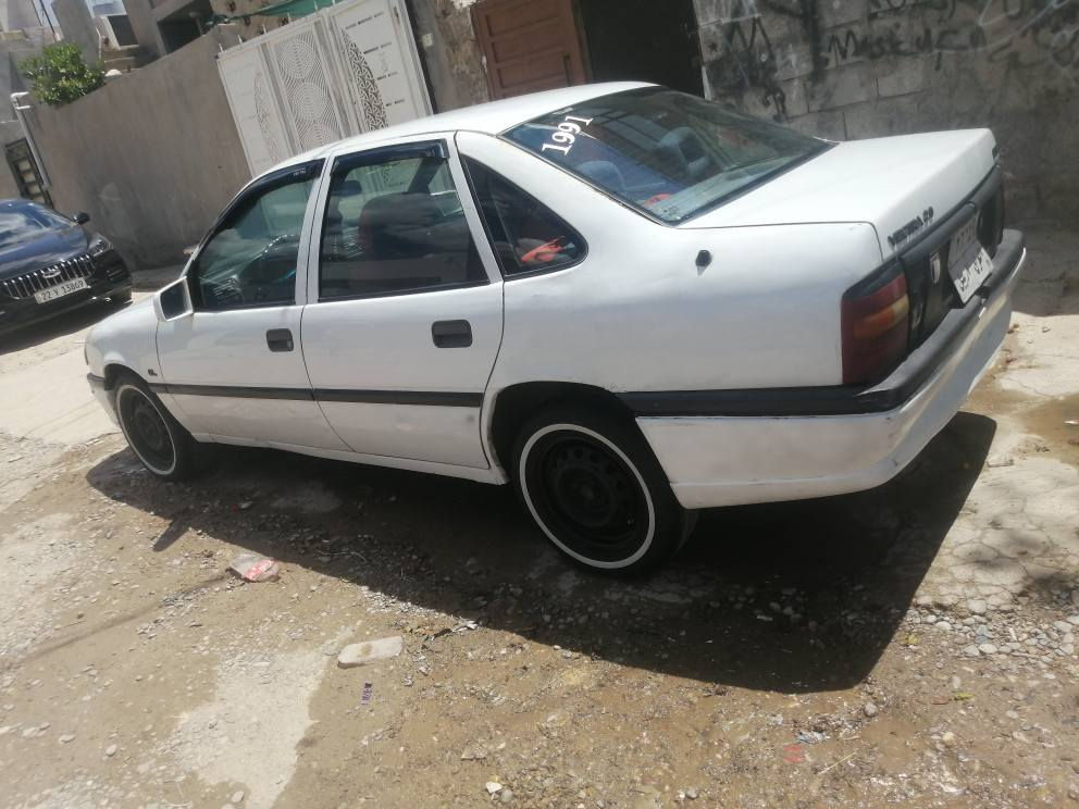 اوبل فيكترا للبيع موديل ٩١ محرك 20 كير محرك شرط لا صرف لا بخار قفل مركزي ستيرن باور اربع تايرات جديد سياره بدون ضربه بدون خياس شرط التحويل و الوكاله سعره ٣٥وبي مجال مكان السياره كركوك للاستفسار *********** كركوك, العراق

