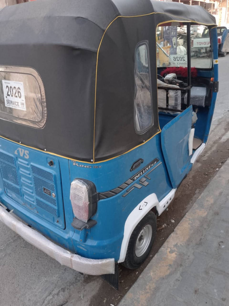 سلام عليكم تكتك تفيس مديل 22  (أوراق بصره) تحويل مباشر ثاني يوم تكتك نظيفة كلشش المكينه كفاله بس مفيلسه بس اني ابيع مفتوح .البدي فقط بارد بلغد كد اشبر 
تكتك جاهزة من كلشي كبل لشارع حتى دهن جديد ماذب ربع عليهه تخم تاير جديد ،دوشمه جديد السعر 6 بيه مجال 
المكان بصرة الحيانيه شارع الطاك ***********
