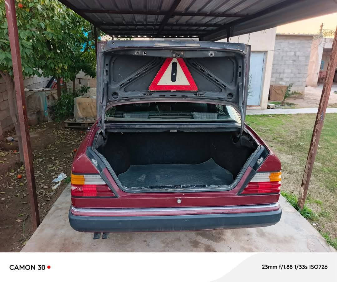 مارسدس للبيع رقم رقم ديالى بسمي محرك بطه فوال واحدعلى واحد تبريد تخم تاير جديد باتري دوشمه جديدقبل شهر دوشمته قواعد دبلات بلادي نضيفه السياره فوال ماعايزه اي شي فوال المكان ديالى دلي عباس رقم الهاتف ***********
مكلف بنشر خابر صاحبهه
