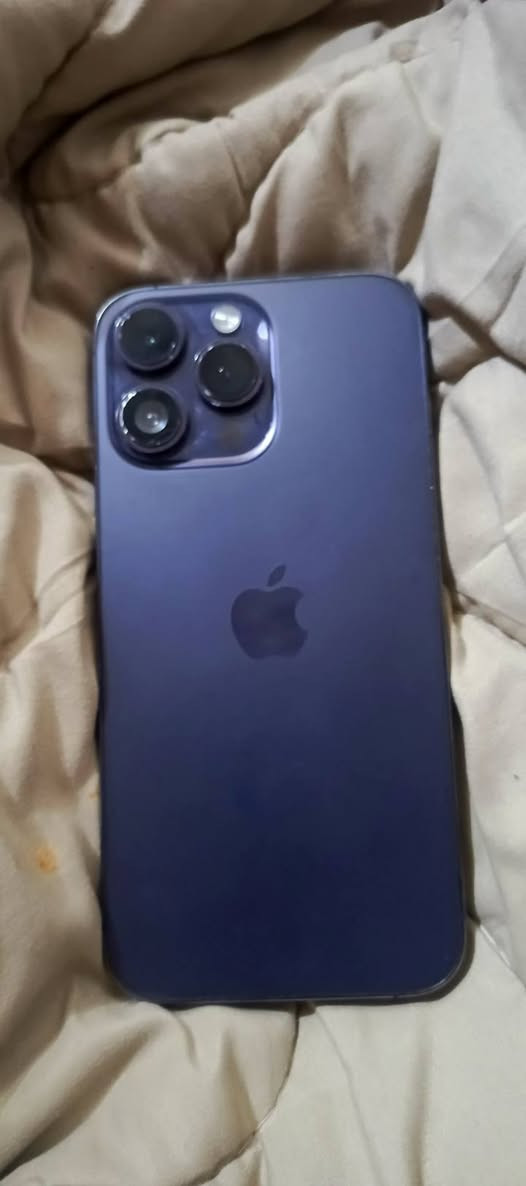 ***********ايفون 14 برو ماكس جهاز كفاله بطاريته78 جهاز حلو كلشي مابي بس كامره بيه قواش هتزاز بس رقم 5.0مابيه شي سعره 625
