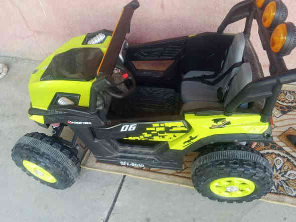 سياره للبيع الكهرباء وريمون جديده سبعه ايام من اشتريتها السعر 400 تواصل ***********
