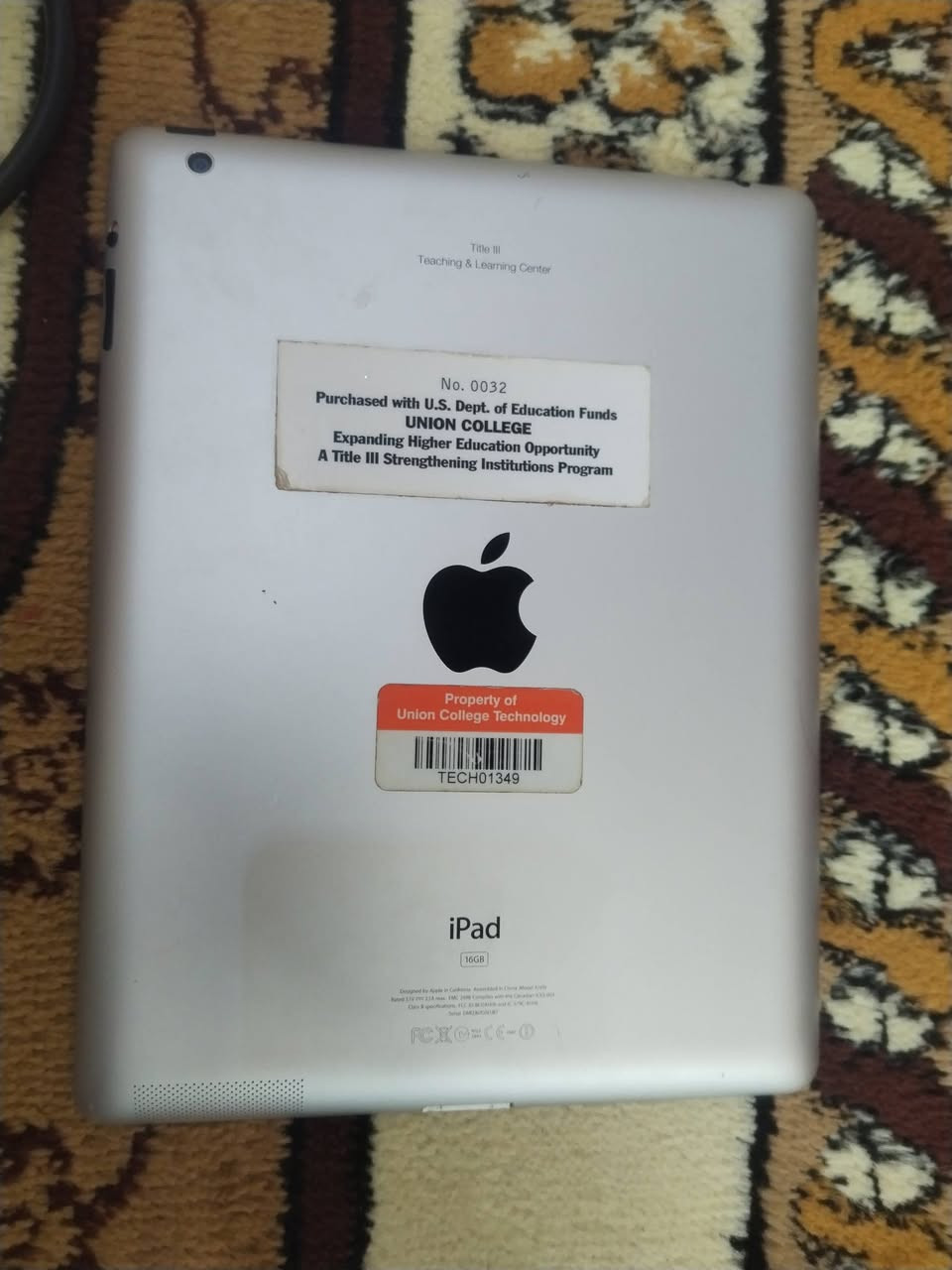 سلام عليكم  ايباد يشتقل للبيع  بيه كسر لي كدامك بل صوره
بس يشتقل لمس جاهز ما بيه اي شي

عنوان رفاعي


**إذا كنت صاحب هذا الإعلان وتريد حذفه لأي سبب، رجاءا أرسل رسالة إلى الدعم الفني**