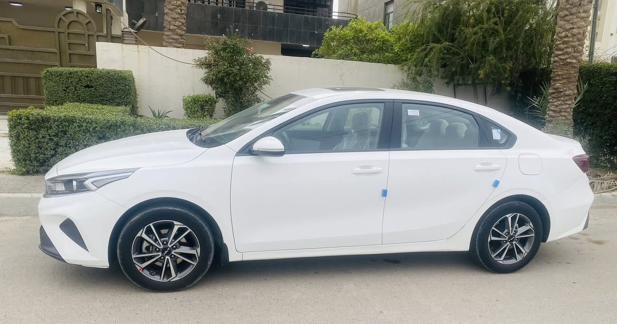 كيا سيراتو خليجيه موديل 2022 فول مواصفات  محرك ١٦٠٠ دوش   مكفوله كفاله عامه لاصبغ ولابارد فقط مقدار اصبع pdr  رقم بغداد الانكليزي وباسمي
ماشيه ٣٢ 
السعر ١٦٥ ورقه
***********
مكان السياره بغداد حي الجامعه
