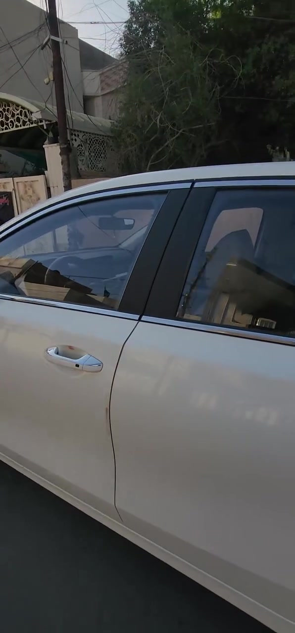 🚗 كيا K3 موديل 2022 للبيع (وارد خليجي)
الممشى: 47 ألف كم فقط 
​المحرك: 1500 دوش (دبل نوزل) - كير طيارة 
​المواصفات: مواصفات فول (فتحة سقف، بصمة أبواب وتشغيل، كشنات جلد بيج، 4  وضعيات قيادة، Auto Hold، هندبريك بصمة، 6 إيرباكات، شاحن لاسلكي، كاميرا دوارة، لايت 3 عدسات زنون، تبريد قطعتين).
​النظافة والبودي: السيارة جديدة جداً، بيها فقط بارد (4 أصابع) اسفل الجاملغ الخلفي ومصلح.
​الأوراق: الرقم مميز وباسمي (تحويل أو وكالة).
​💰 السعر: 138 ورقة (وبيهة مجال بسيط).
📞 للاستفسار: ***********
