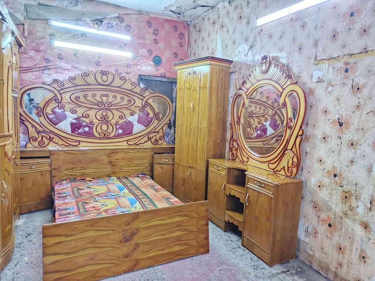 غرفه اخشاب خمس ابواب ملحق للبيع السعر 650صاج الزاويه كنتوريه موديل حديث العنوان بغداد وكو توصيل انتصال ***********متواجد وتساب
