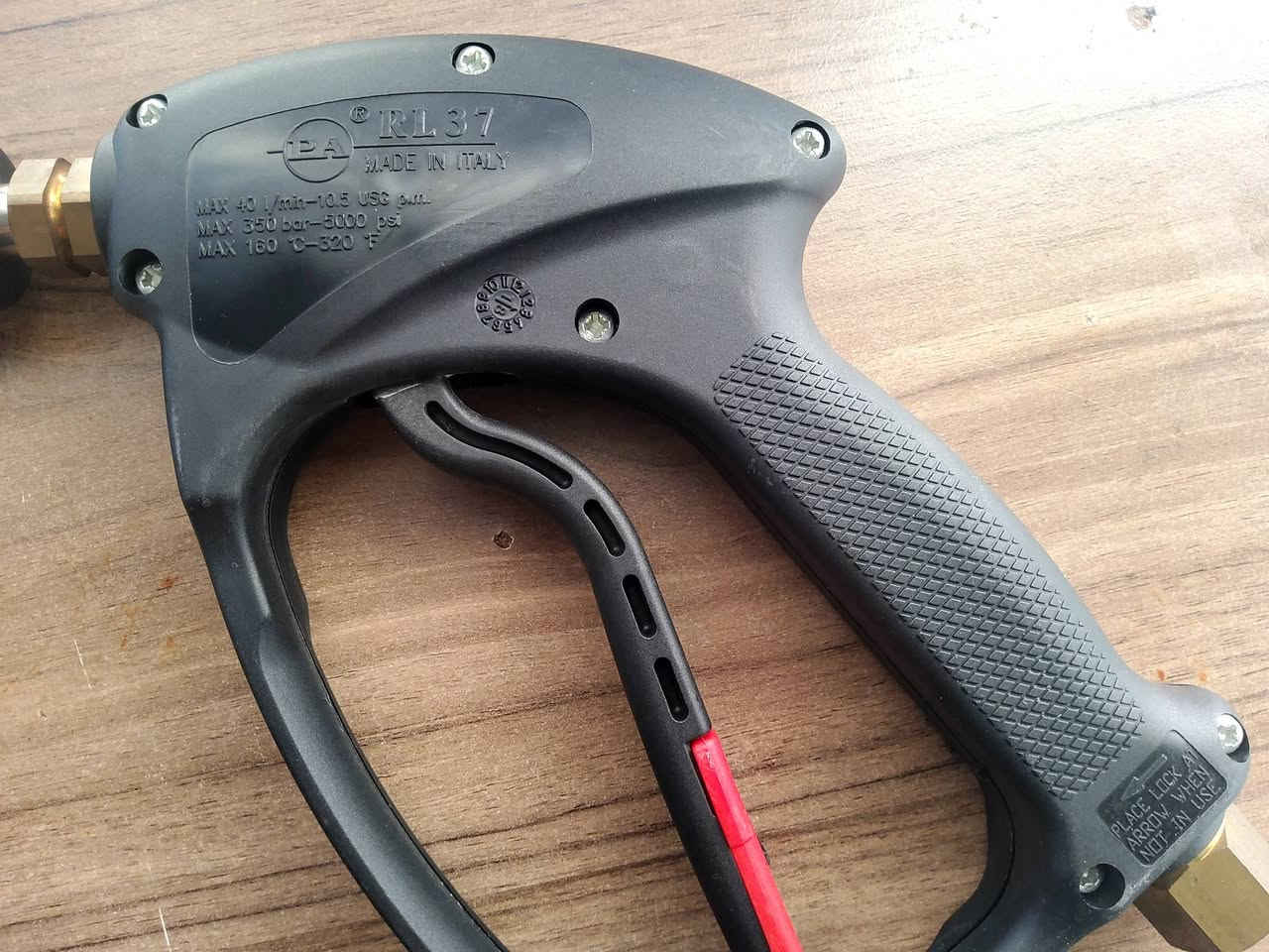 السلام عليكم .مسدسات غسل ايطالي ضغط عالي جدد غير مستخدمات . الكبير الكامل سعرة ٧٥ ألف والثاني ٢٥ ألف .بغداد الشعب .ماعندي توصيل للاسف. ***********
