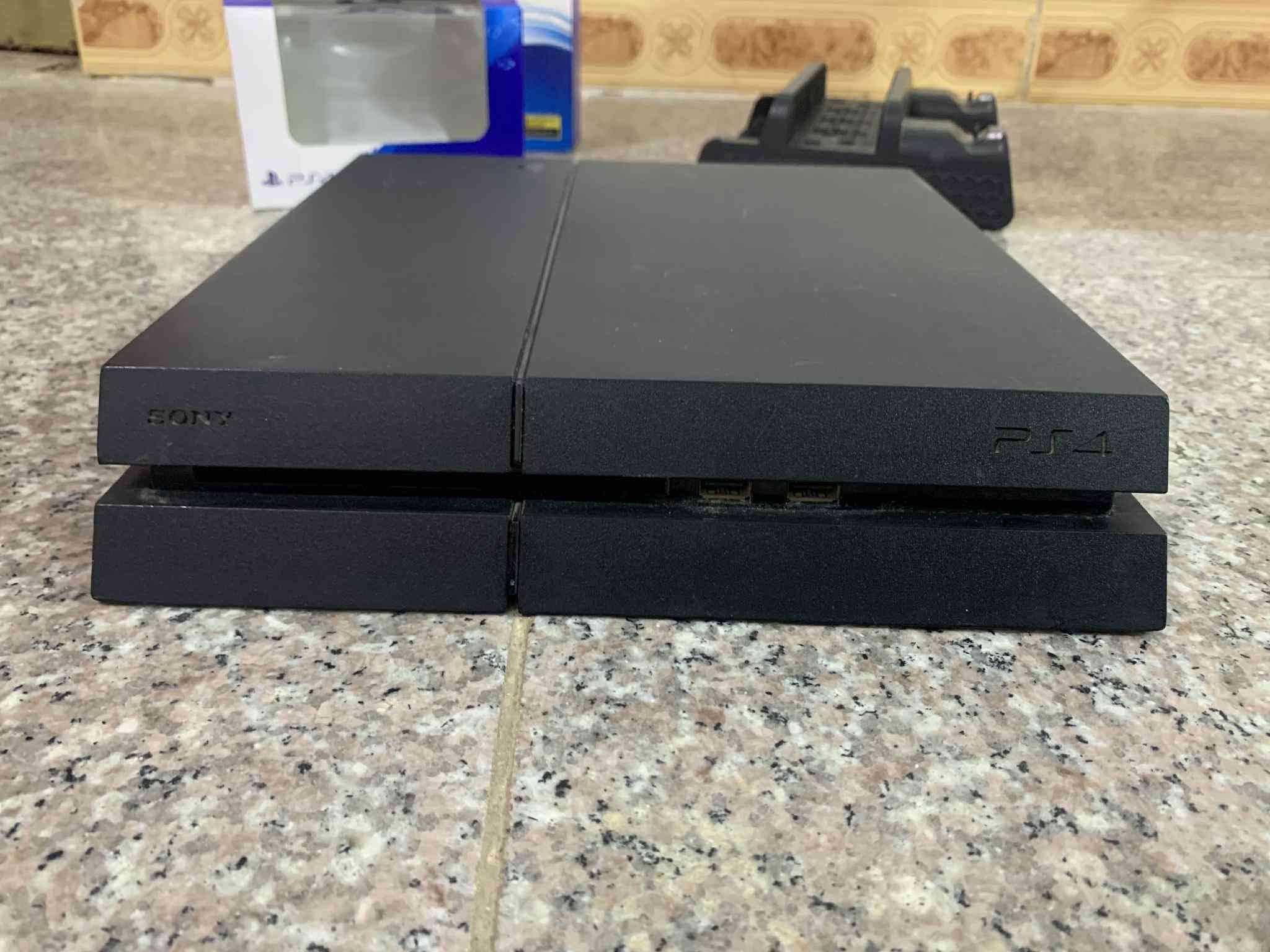 بلي فور اونلاين نظام ١٢ للبيع
مساحة الجهاز ٥٠٠
مع هارد نص تيرا 
جويستك ثنين 
اقراص ثنين:
١.سايبر بنك 2077
٢.سنو رنر (محاكي الشحانات)
مع ستاند للجهاز بي مراوح تبريد 
سعر الجهاز ٢٥٠
مكاني الحله رقم: ‭٠٧٧٦ ٢٩٩ ٣٨٠٤‬
