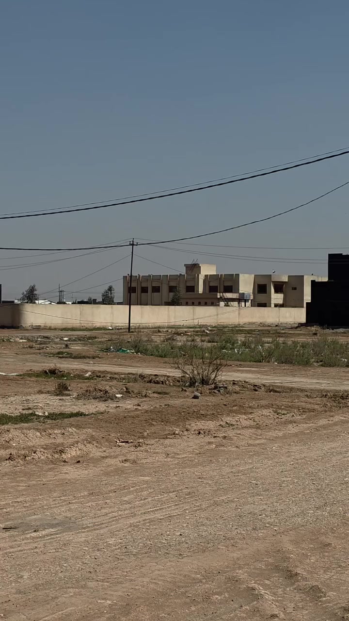 #بيت_للبيع_اقساط
الموقع/ طريق جامعه ديالى قرب مدرسه السياده الوطنيه شارعه 15 متر ثالث قطعه عن شارع 60
المساحه 100 متر طابقين #السعر_الكلي 65 #مقدمه_35 او الباقي بل شهر 500 الف
***********
