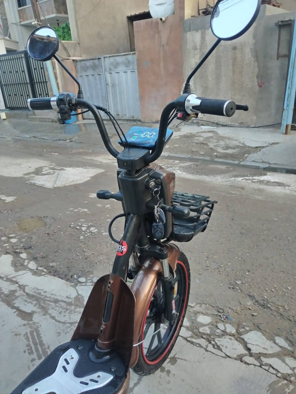 دراجه شحن حجم 20
بصمتين وسويجين 
شاحنه اصليه 
بطاريت نضاف 
كامله كل نقص مابيه 
السعر 250وبيه مجال 
بغداد الامين 
***********
