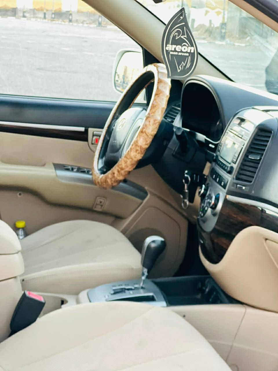 السلام عليكم للبيع هونداي سنتافي 2012 وارد خليجي فول واحد عله واحد رقم بصره المواصفات فتحت صقف  تحكم استيرن اشاير مري تبريد تلث قطع تبريد ثلج مكينه كير حداديه تخم تاير تبريد ثلج السعر 127 مكان السياره كربلاء الستفسار اكثر عل رقم ***********
