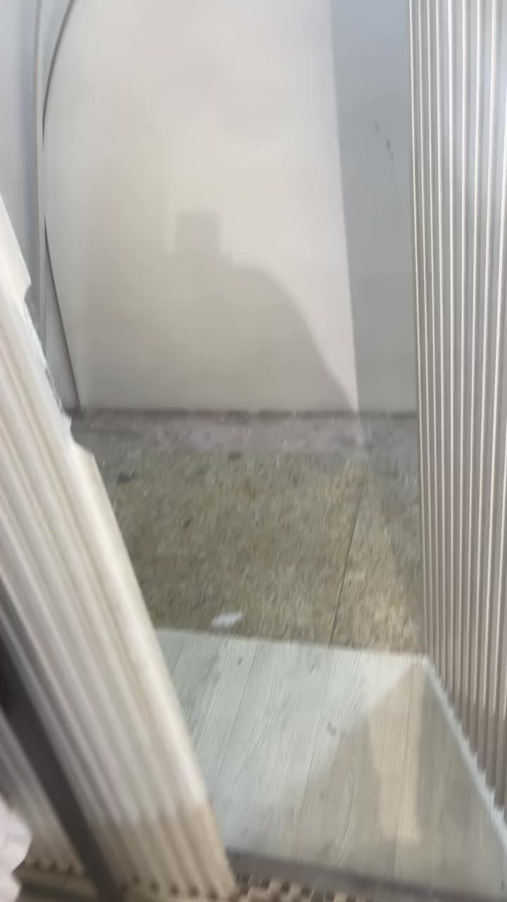 السلام عليكم محل خياطه للبيع جاهز سبب البيع  لعدم التفرغ المحل شغال وخير من الله المكان مقابل النجف آلمدينه المائيه المحل شغال وبي حساب فول 
المحل يحتوي 
1-مكينه خياطه ارقه نوع بلسوك العداد (2)
2-مكينه اوفر ارقه نوع بلسوك 
3-اوتي بخاري 
4-ميز كبير لتفصال واخذ القياسات
5-ميوزت عرض الملابس العداد (4)
6-ملكانات ملابس العداد (5)
7-سبلت طنين ارقه نوع 
8-جامخنه زجاج 
9-بردات عرض العداد  (2)
10-بردات قماش العداد (4)
11-مخزن ملابس ومنزع 
12-وصحيات داخل المحل معزول
13-براد ماي
14-طواله قماش وقطع موجوده بيه
15-ديكور كامل المحل وجاهز

السعر  مناسب اتصل رسلني  

***********
