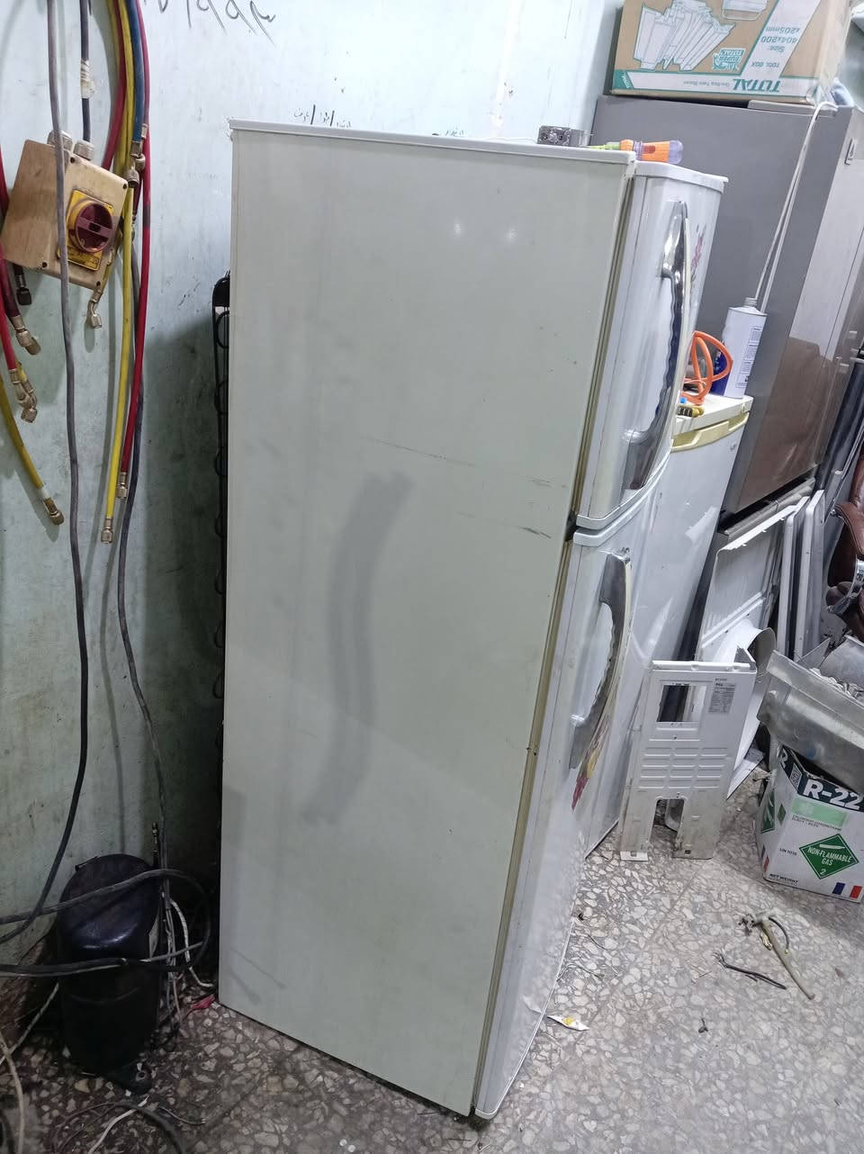 ثلاجه ١٢ قدم كونكورد العنوان حي الكوفه قرب حي السعر 125

 ***********
