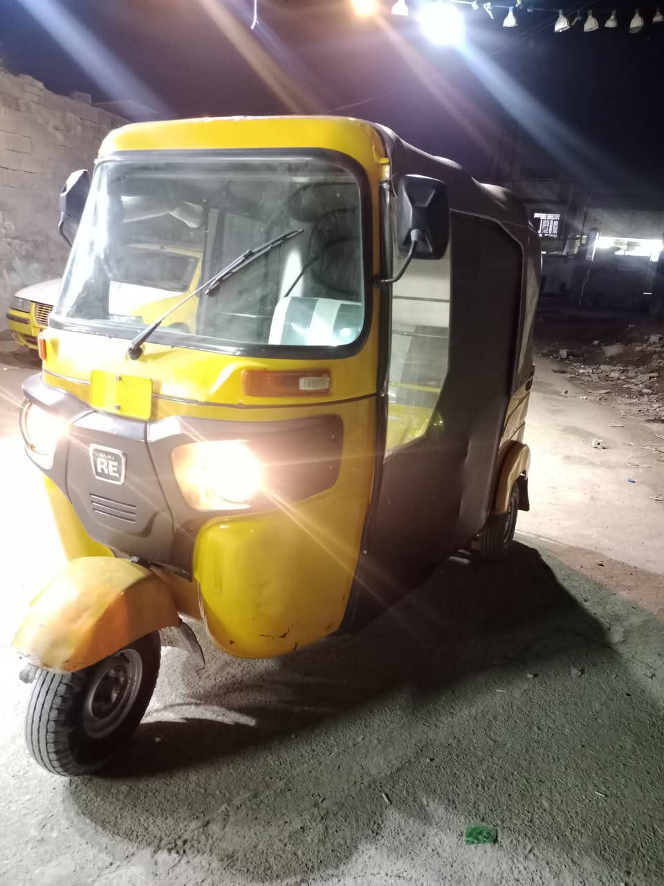 السلام عليكم تكتك 21 رقم بغداد تحويل ثاني يوم كشر مكفول من الصبغ بيها بارد يم الجاملغ الخلفي تراي زيرو الشراي
يتصل *********** السعر 7500
