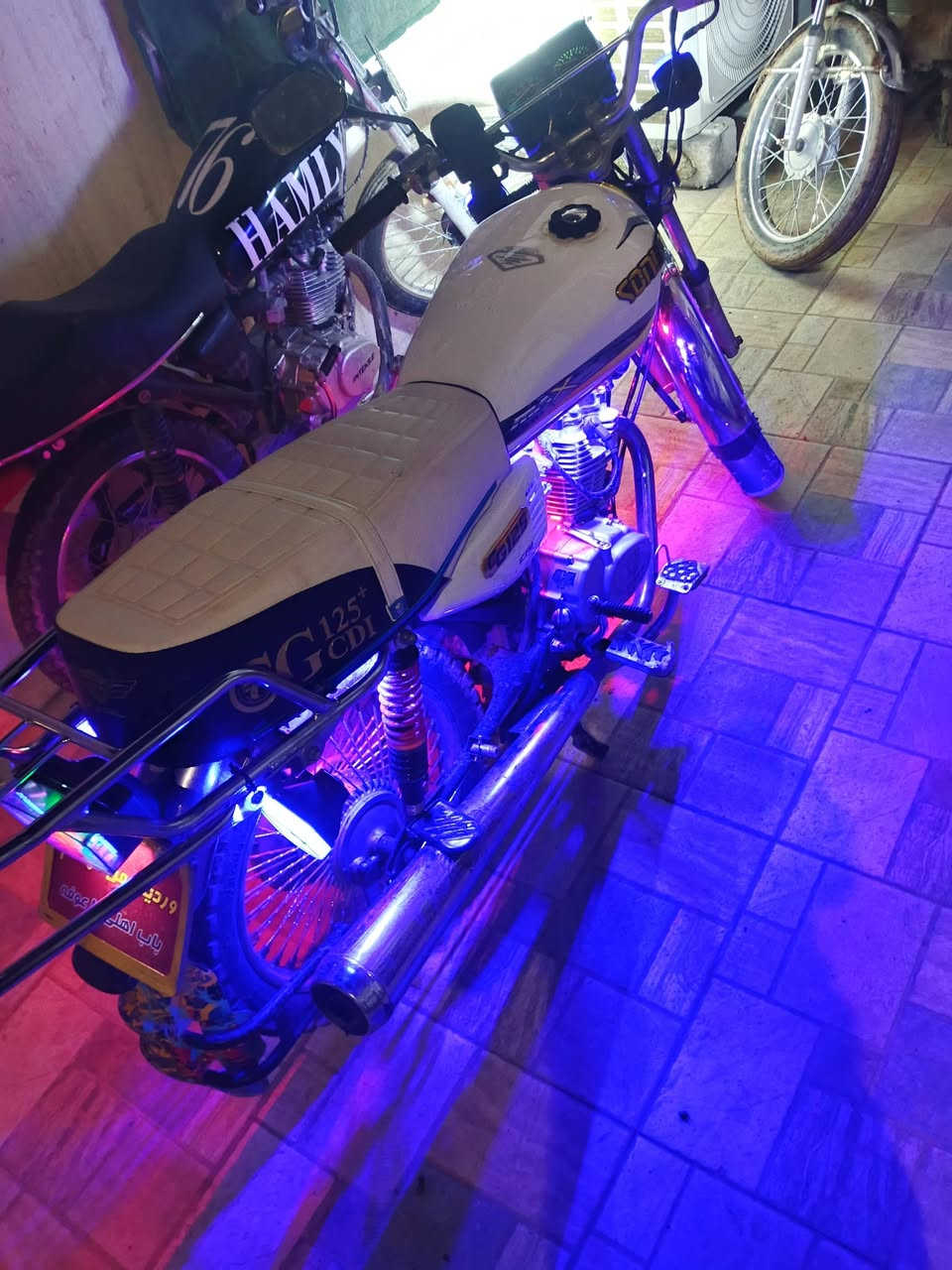 السلام عليكم شباب عندي دراجه تايكر 20 وزن ثقيل شرط برغي ممفتوح مكفوله من الويل للويل سعره580 وبي مجال 
الشراي يجي خاص
