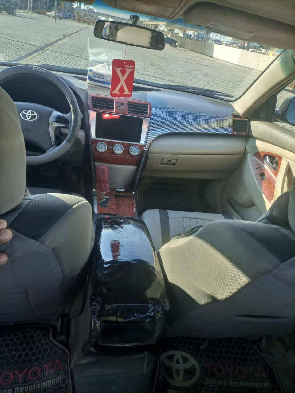 تويوتا كامري 2007   محرك 2400 vvti اربعة سلندر اقتصادي وارد امريكي ضررهة جاملغ اليسر وبنيد فقط  كير جديد  محرك تبريد تخم تاير جديد باتري جديد كفالة تبريد ثلج شاشة كامرة حساسات    رقم دولي بسمي هزه جديده سنويه جديده  سيارة بيها حزام صبغ جمالية اثر دحجات  بدون ضربة قوية بدون داخل سيارة حلوة ترايك وين متريد مكاني واسط كوت مركز مدينه. سعر 79 وبيها مجال
***********وتساب

