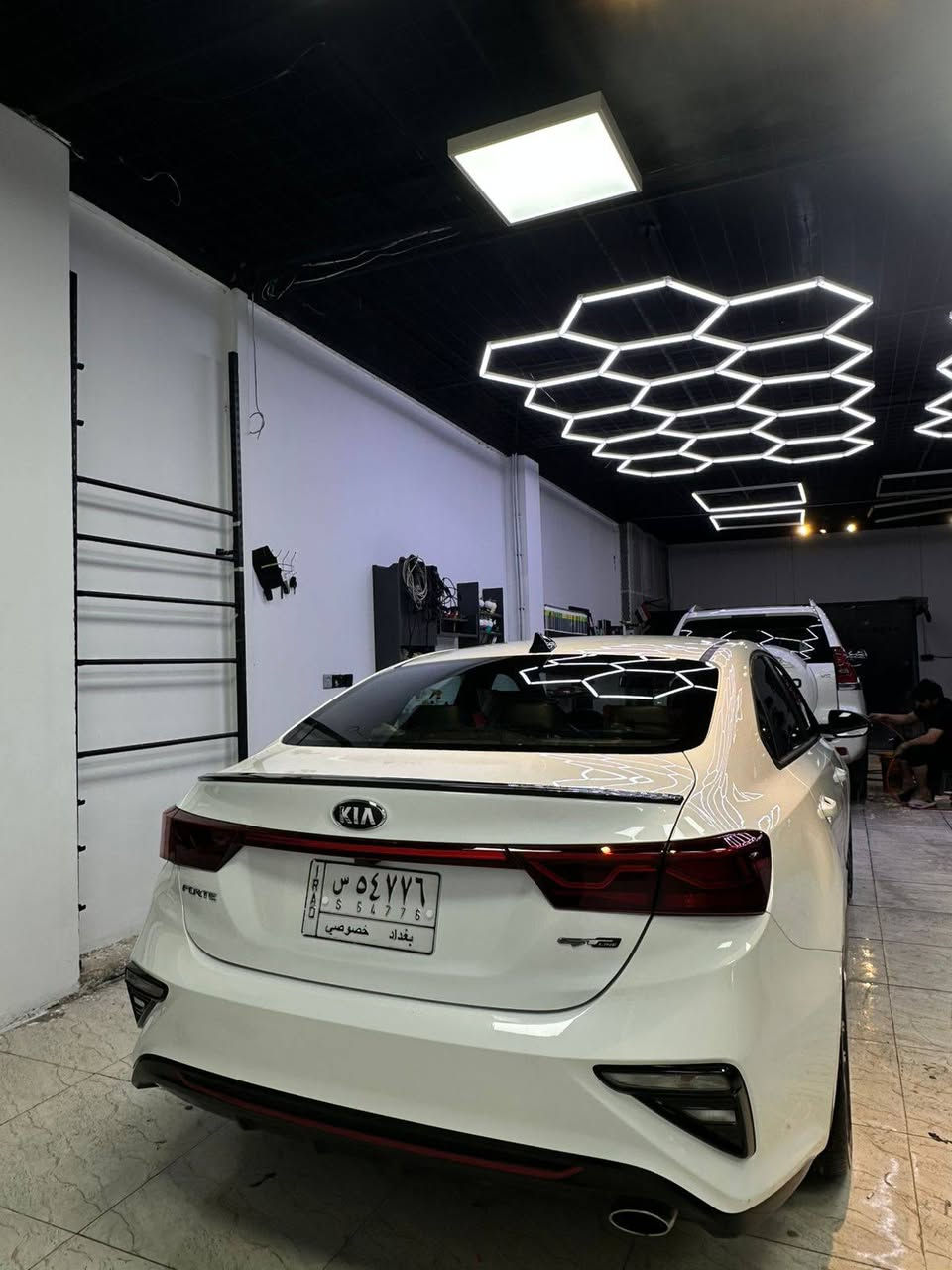 سياره كي فورتي مديل21 جي تي لاين  محرك2000 دوش  وارد امريكي ماشيه 34 السياره  جديده برغي ما مفتوح بيه فول موصفات بصمه حساسات كامره دواره رادارات بصمت ابواب نظام ترحيب اوضاع قياده تثبيت سرعه لدات امامي وخلفي سبايدر لحيه ابلادي رقم بغداد معوقين بعد 7 اشهر وتصير حره بيه بنيد امبدل وبارد بل جاملغ( السعر 138)
***********
***********
