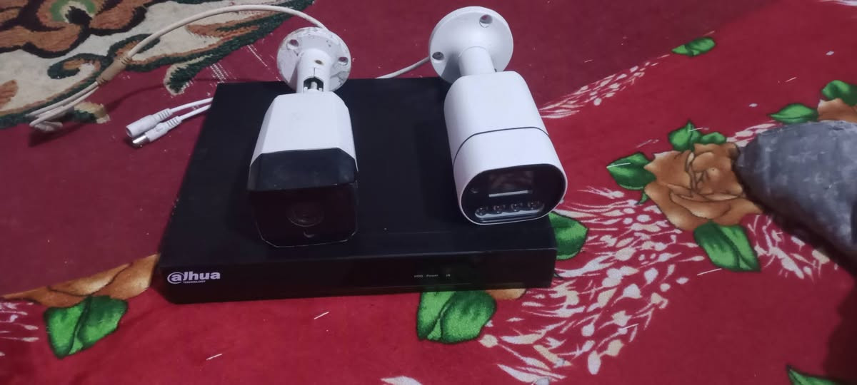 سلام عليكم  شباب عندي ديفيار  مع هارد  مع كامرات ثنين  5ميكه ديفيار دهوه اصلي  رايدهم 50كلهن  بغداد ‏‪***********‬‏
***********
