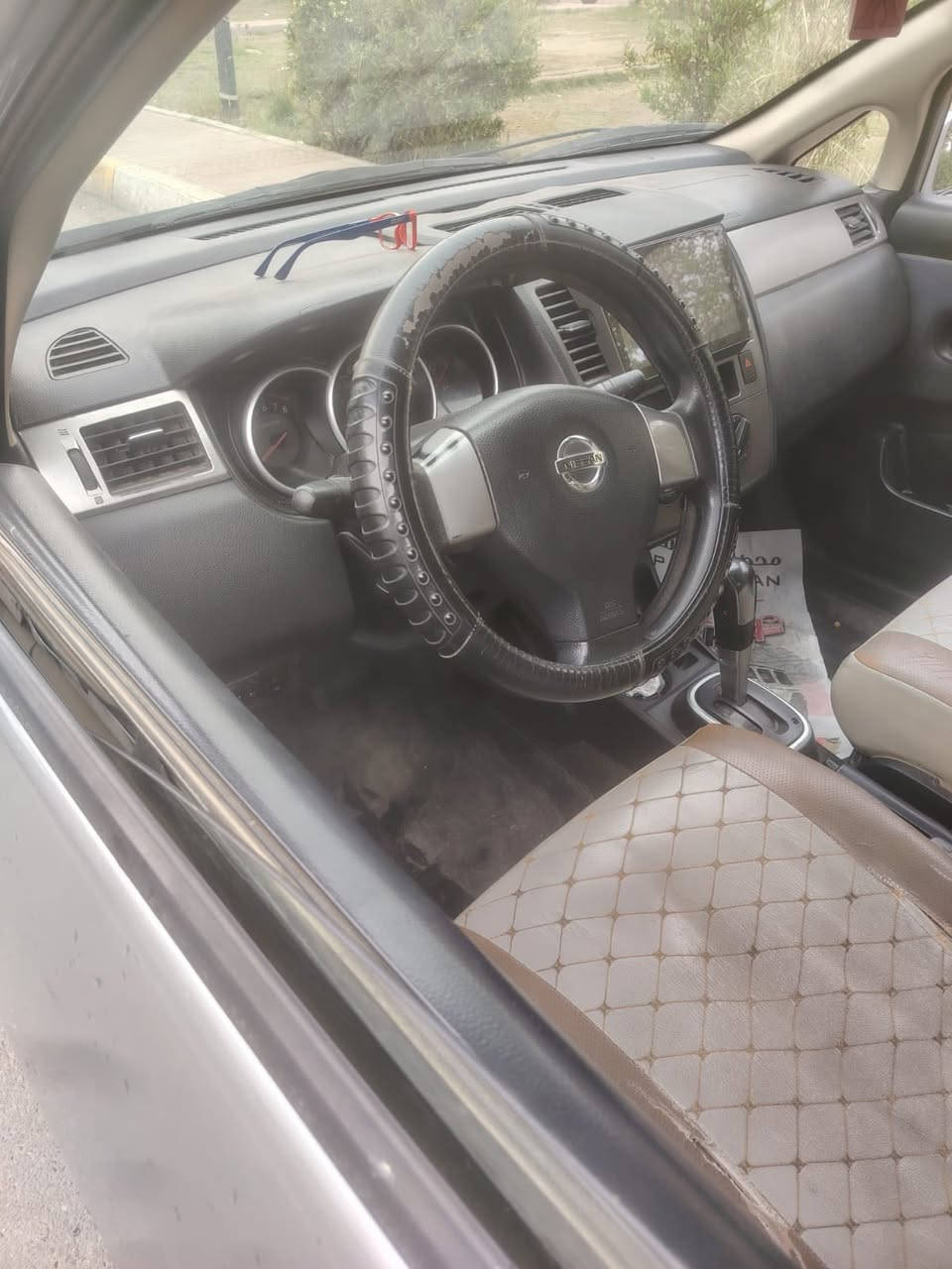 السلام عليكم فيرسا 2009 مكينه ال 2000 مصبوغه حزام مكينه كير تبريد تتفئه صدر  تخم تاير تحويل ثاني يوم خير من الله شاشه كامره مكاني بغداد الحريه  السعر 63 وبيها مجال 
***********
