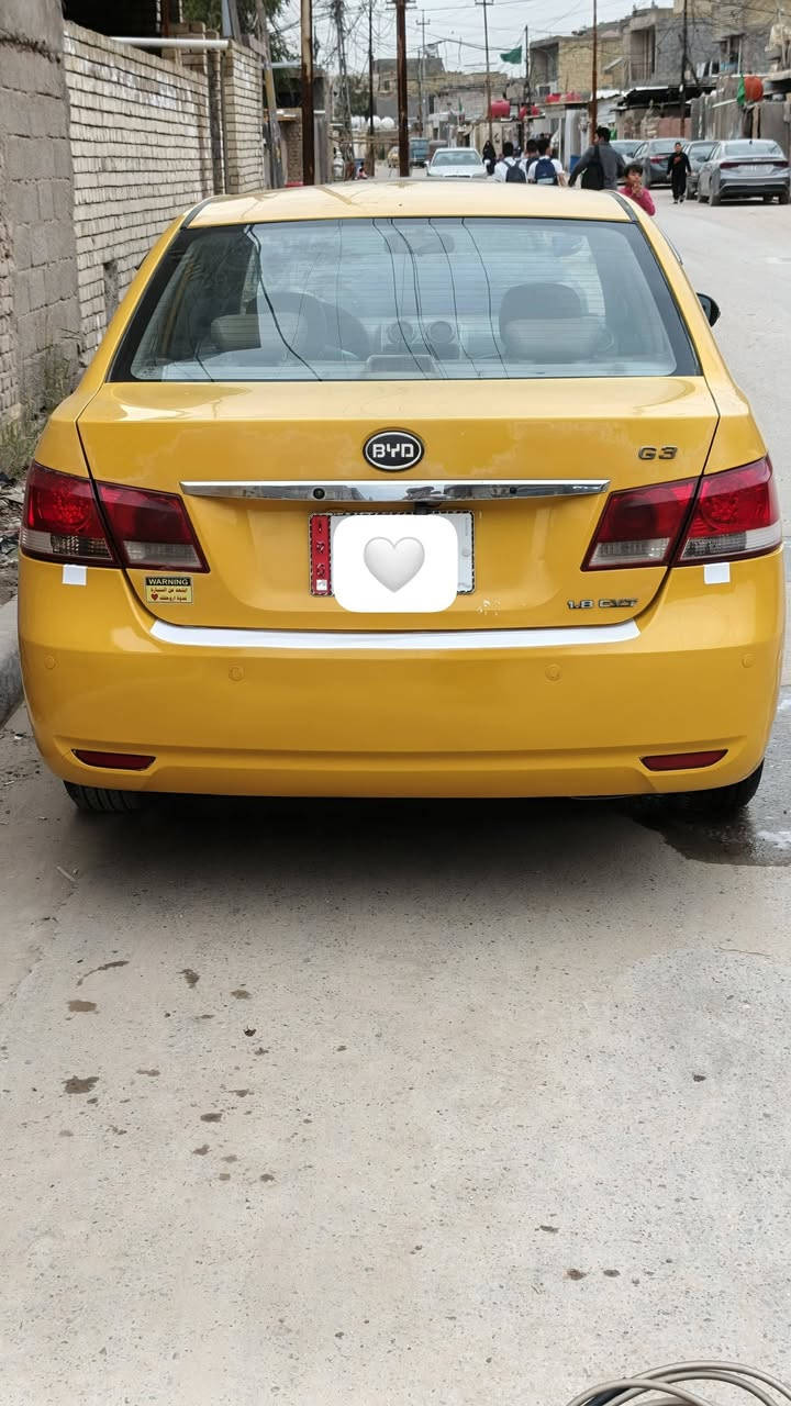 سلام عليكم بي واي دي g3 موديل 2013 بيها قطعتين محرك وكير خير من الله كير اوتوماتيك  تخم تاير صدر امامي خلفي جديد رقم بغداد دولي الجديد هزه مصفره هيئة وغرامات تحويل ثاني يوم السعر 49 وبيها مجال العنوان بغداد الرصافه الرقم ***********
