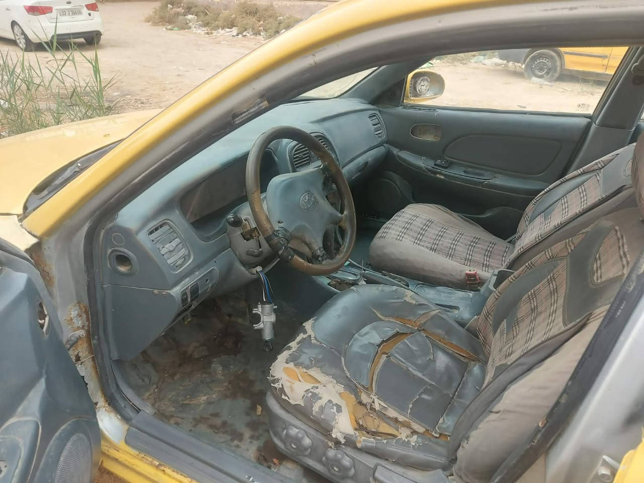 سوناتا مديل ٢٠٠٠ مكينه كامري ياباني رقم ابيض وسنويه بيها ابيع بدون راعي مكفوله سرقه سعر ٢٠ وبيها مجال ***********
