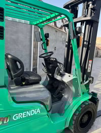 رافعة شوكية • ميتسوبيشي • ٣ طن