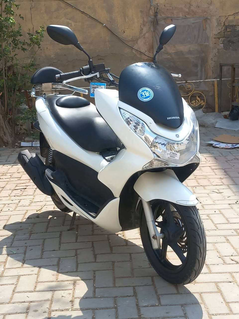 سلام عليكم....
دراجه للبيع بي سي اكس الجيل الاول  
 
دراجه شلعه معدل كهربائيات كلهه شغاله دراجه جديده   بلادية أي نقص مابيهة دهن جديد 
جيب فيتر وتعال افحص
العنوان بغداد مدينه الصدر مطعم ليمنونه الاستفسار الاتصال على الرقم 📞***********
