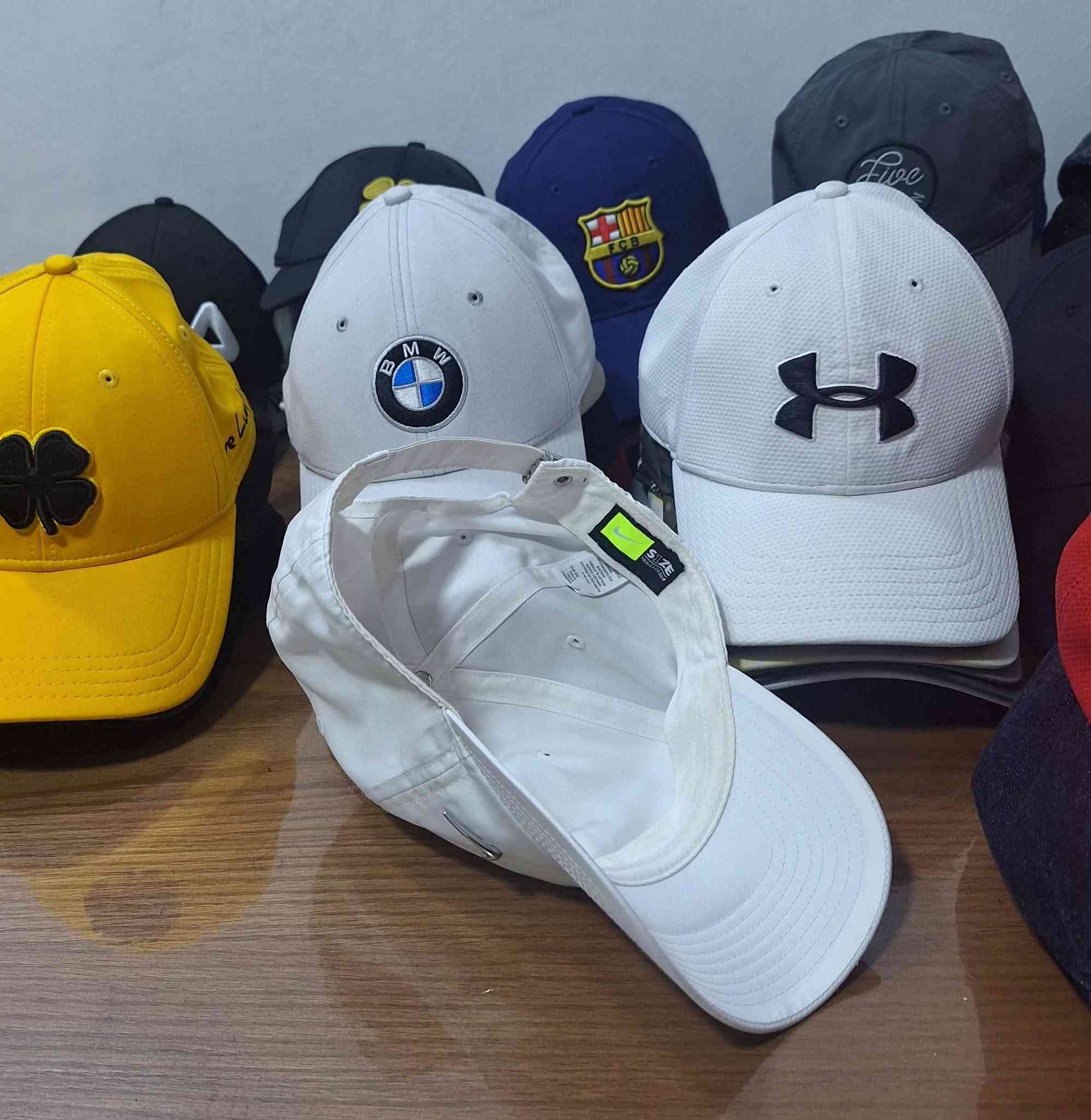 ماركة NIKE اصليه وكاله صنع فيتنام
خامه وتربروف
قياس فري سايز
*********** واتساب مسنجر
يوجد توصيل
