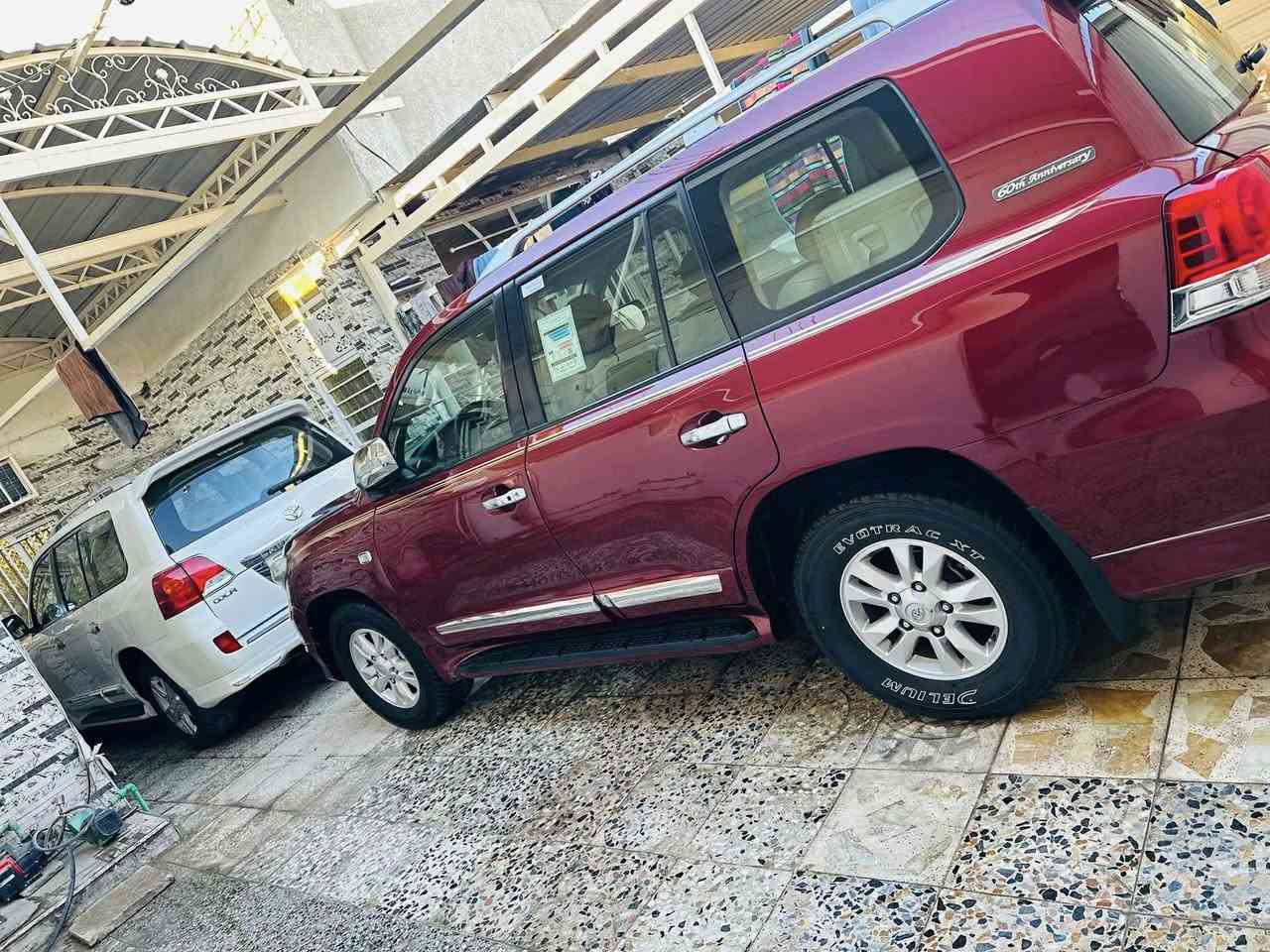 اصل فول مواصفات 1/1
ماشية 119 حقيقي
رقم بغداد الجديد أنكليزي الدولي باسمي 
فقط بيها صبغ بنيد اثر جراد فقط وبل باب السيايق كرت  وسونر موجود✅
مواصفات GXR.i يعني فول vip اصل ستينيه 
فتحة سلايت 
محرك 6سلندر 
بصمه + بصمه ابواب 
7راكب                     
ثلاث قطع تبريد 
كشنات جلد بقلاوة 
كرسي كهرباء 
٨ ايرباك
تحكمات ستيرن 
فور ويل  
ثلاجة 🧊 
كامرة خلفيه
دفلوك ونضام زحف 
لايت زنون اصل 
لد آمامي خلفي 
اشاير بلمري 
اشاير بلجاملغ
حساس امامي خلفي 

مكينة كفاله عامه لاتبخير لاتنقيص ولاصوت 
كير وضع الشركه مكفول كفاله عامه 
تخم تايرات اربعه جديدة دنلوب ياباني اصلي 
الحدادية الاماميه والخلفيه كلها جديدة وجاهزة 
السعر (( 295)$وبيها مجال الشراي  مكاني الكاظميه ***********
