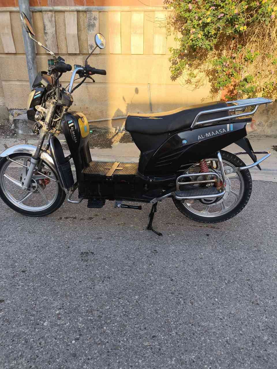 هارلي لبيع موديل 23 نوع الماسه بطاريات عشره يقرن كهربائيات كلها شغاله اي نقص مابيه  نضافه فول نضام بك كل نقص مابيه سعر 375 بيه مجال لشراي
***********
+9647827587898
