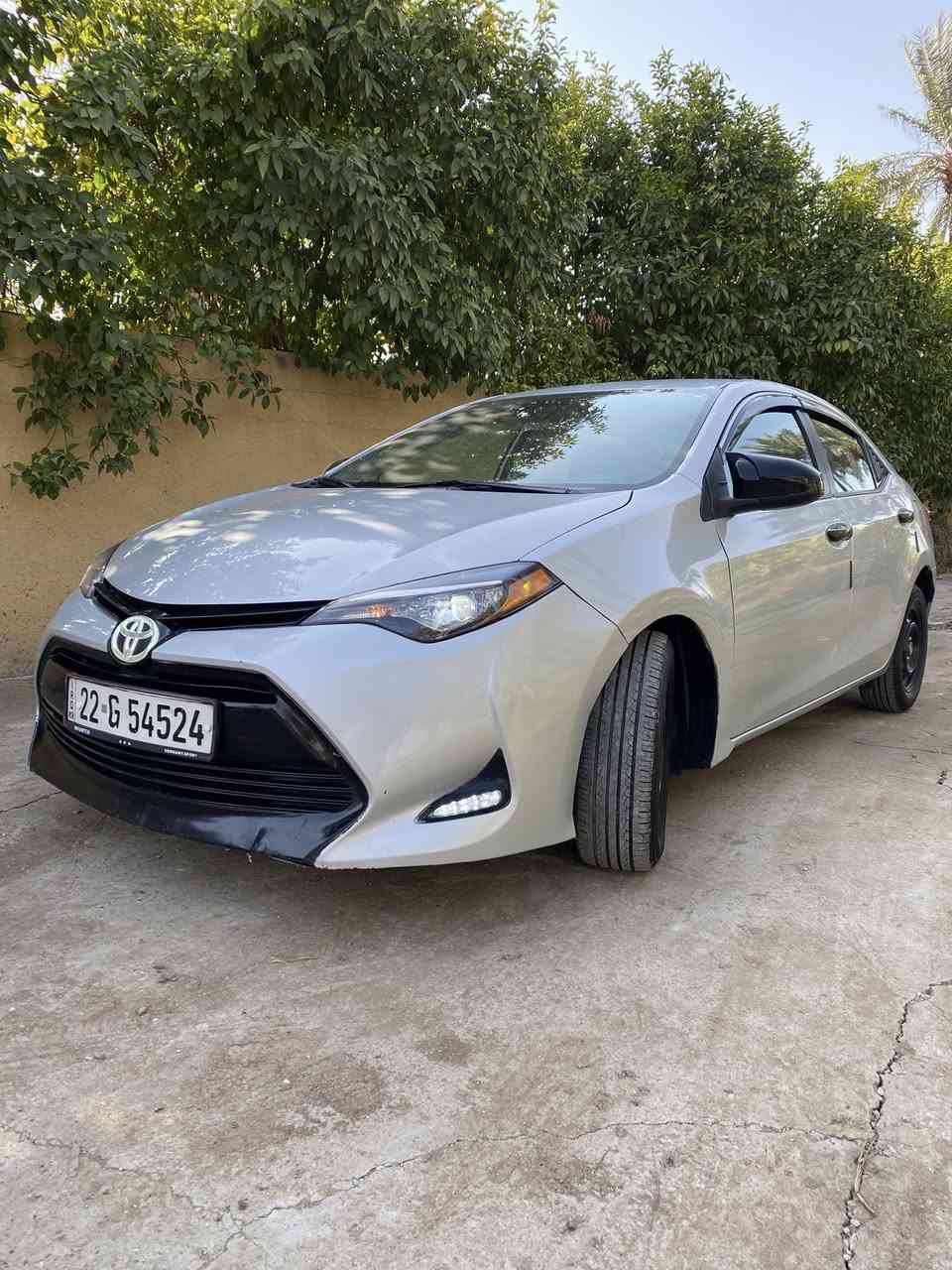 سلام عليكم 
للبيع او المراوس حسب القناعة

كورلا 2018 أمريكي 
رقم أربيل بأسمي تحويل مباشر 
حادثها چاملغ امامي أيمن عكس السايق وبنيد 
غيرر هذا كفاله عامة 

السياره جاهزه مكينة وكير وصدر امامي وخلفي جديد وتخم تاير جديد وحداديه تبريد جاهزة من كلشي ما بيها نقص 
مكينة 2000 لا تنقيص ولا تبخير 
السياره مال بيت وجديدة بمعنى الكلمة واحلاا من الصوره حلووه وجاهزة وبالخير ع الي ياخذها 
ماشية 115 حقيقي 

السعر 120 وبيها مجال 
عنوان بغداد 
للاستفسار ع الرقم 
***********
***********
