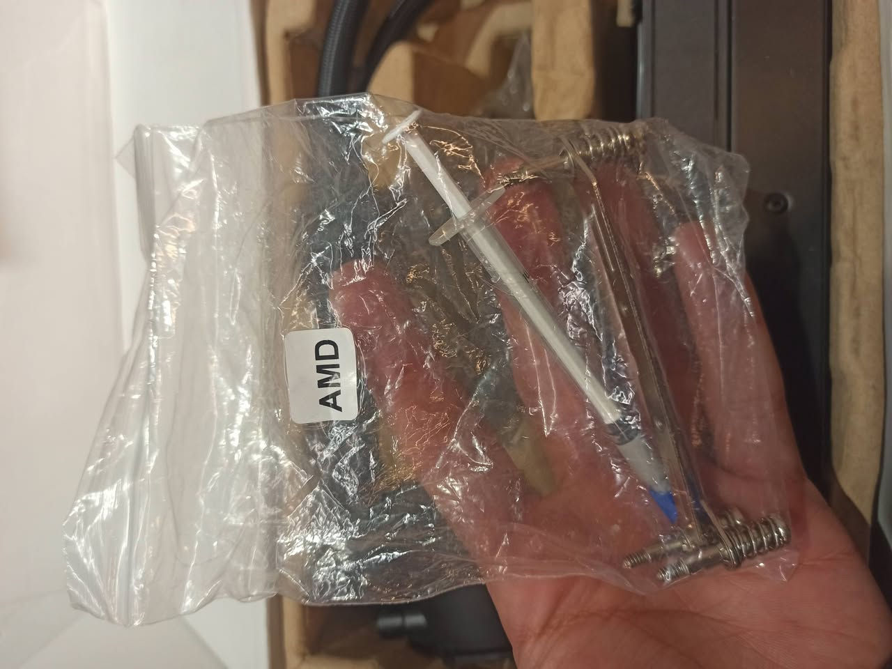 سلام عليكم 

كولر مائي للبيع 240aw جديد 
مع كامل ملحقاة و غراضة لوك ما مستخدم 
انطيني سعرك 
توصيل موجود لكل محافظات العراق 

رقم الهاتف ***********
واتس اب ***********
