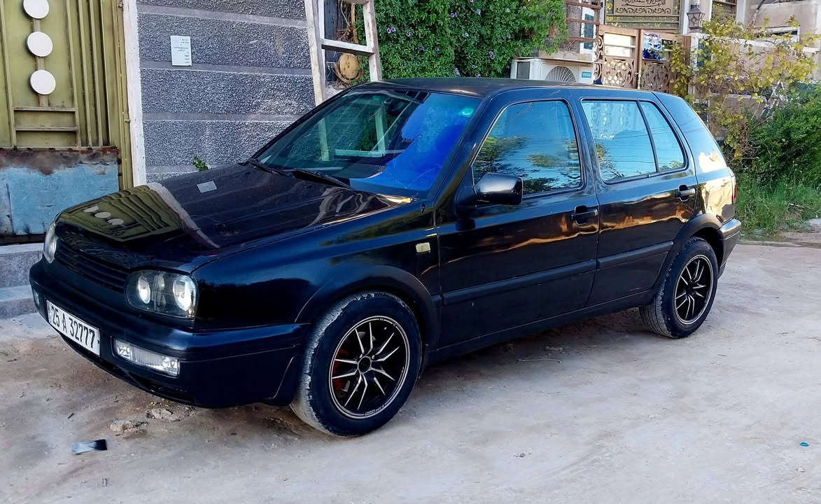 السلام عليكم ورحمة الله وبركاته من رخصت الادمن المحترم كولف مديل 94 نفح
محرك جديد من حجي ليث شديده كير أوتو ميكانيكي تبريد شغال السعر 42 وبيه مجال حداديه باتري جديد /***********
