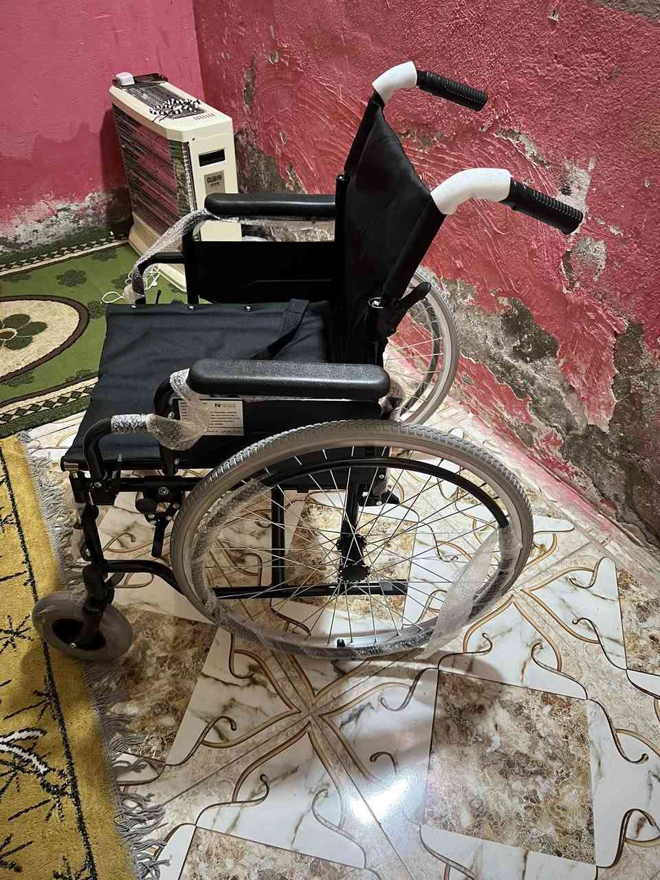 البيع     البيع 
سلام عليكم عربانه مال معوقين بعدهي طك كارتون البيع ولمو شراي رحمه لهله لا يضل بس يعاملون وهاذ رقم جهازي***********
مكاني ميسان حي لخليج
السعر150
