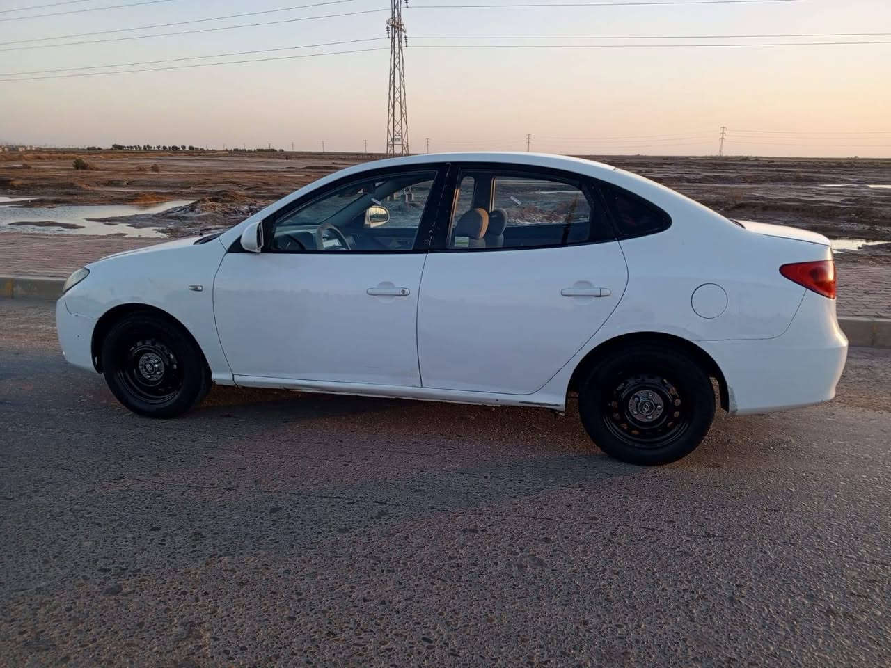 السلام عليكم لبيع انتره صابونه موديل  2010وارد خليجي بيه صبغ اربع قطع بدون دواخل مكينه 1600دكشن عالي السياره جاهزه من كلشي حداديه جديده تخم تايرات جديد مكان السياره ميسان السعر 85والشراي يتصل ***********/***********
