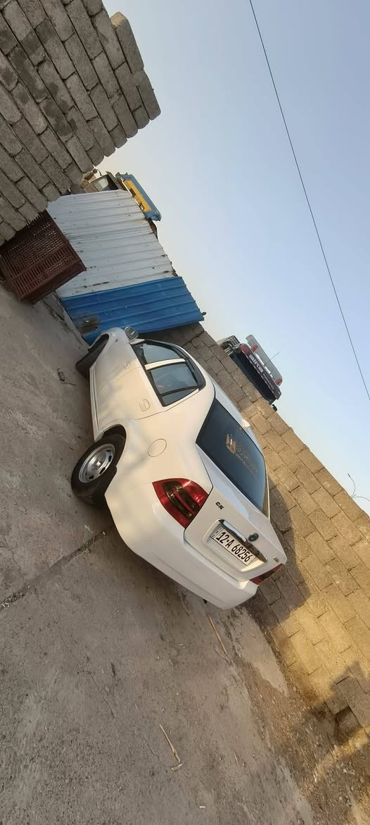 جيلي ck سيكي
2013 كصة جديدة داخل اسود دشبول ليزري
نظام Abs 
2  ايرباك دشبول واستيرن 

كوبون 
رقم نينوى الجديد هزة سنوية جديد لغاية 2031 بسمنا تحويل فقط 

سيارة كلش نظيفة وجاهزة على اخر حبة ما تحتاج مصرف لو ربع حتى دهن مبدل 
مكينة 13 طخم امامي خلفي كلو شرط 
تبريد ثلج 
لاصبغ ولا ضرر 
السعر 56 ورقة (56$) وبيها مجال كلش بسيط بيع نقد فقط لا قسط لا مراوس
مكاني موصل الأيمن *********** اتصال + واتس
