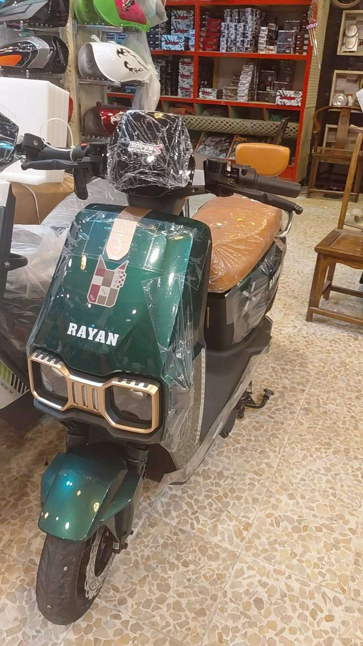 سلام عليكم ماطور ريان من شركة تالاج العالمية المواصفات:
1 مفتاحين ويشتغل عن بعد وعلى بصمة 
2 فيهِ نضام سستم سرقة 
3 لون VIP 
4 قفل سترين 
5 قفل تاير 
6 صندوق ك
هربائي
7 بطاريات عدد 6 مسطرة 35 امبير 72 فولد 
8 الشحنة الكاملة تمشي 60KM
9 شحن USB
10 تثبيت سرعة 
للاستفسار على الرقم التواصل..***********
اكتب تم يصلك السعر خاص 🌹
ملاحضة: الماطور استخدام سبوعين فقط
