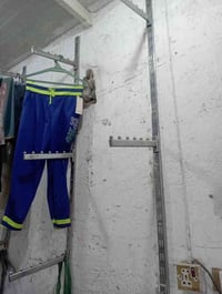 10سكةملابس مع رافعات تعلاكة  معروض للبيع  07803603827