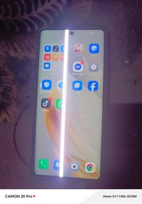 كامون 20 برو • خط بالشاشة • ما يعلق